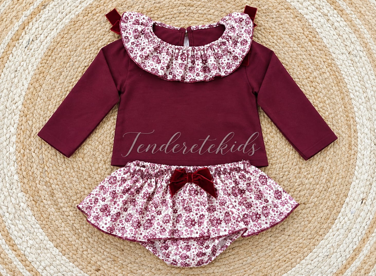 Conjunto burdeos cuello volantes y braga-falda estampada flores