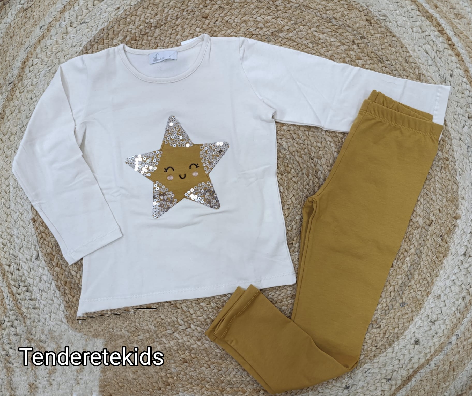 Conjunto juvenil mostaza estrella lentejuelas