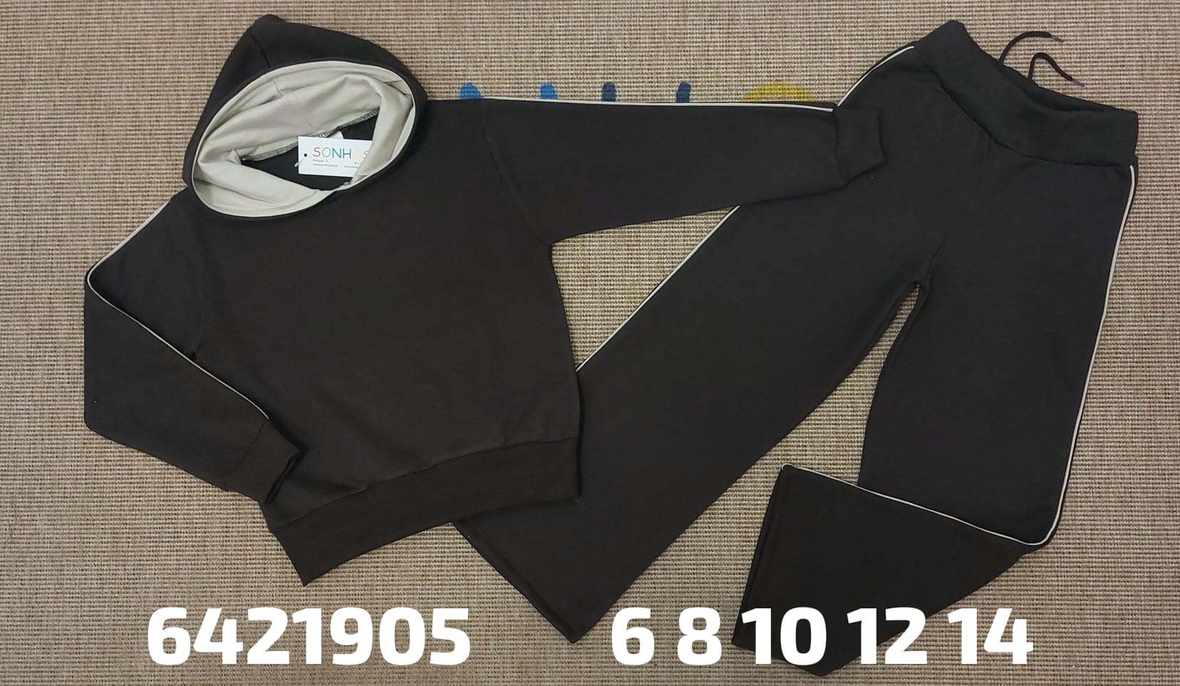 Chándal marrón liso con pantalón ancho linea marina